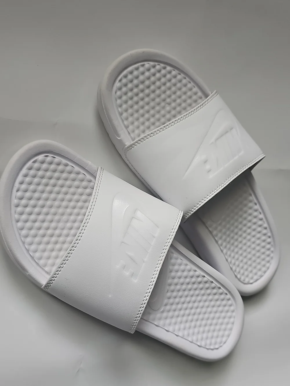 Make AN OFFER! Nike Benassi JDI Womens Size 7 Slide Triple White Slip On